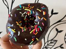 Load image into Gallery viewer, Wen & Yen Bakery | Single Donuts